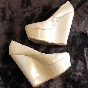 Aldo Patent Leather Wedge platforms us5/eu35